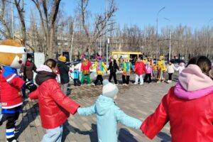 ВИДЕО.  Каток от «ФосАгро» завершил сезон работы