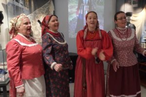 ВИДЕО Что русскому хорошо – то греку… тоже хорошо! Греческий фотограф углубился в историю национальных костюмов России