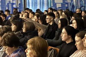 ВИДЕО  В балаковском институте пересняли советские фильмы и выбрали лучшую группу