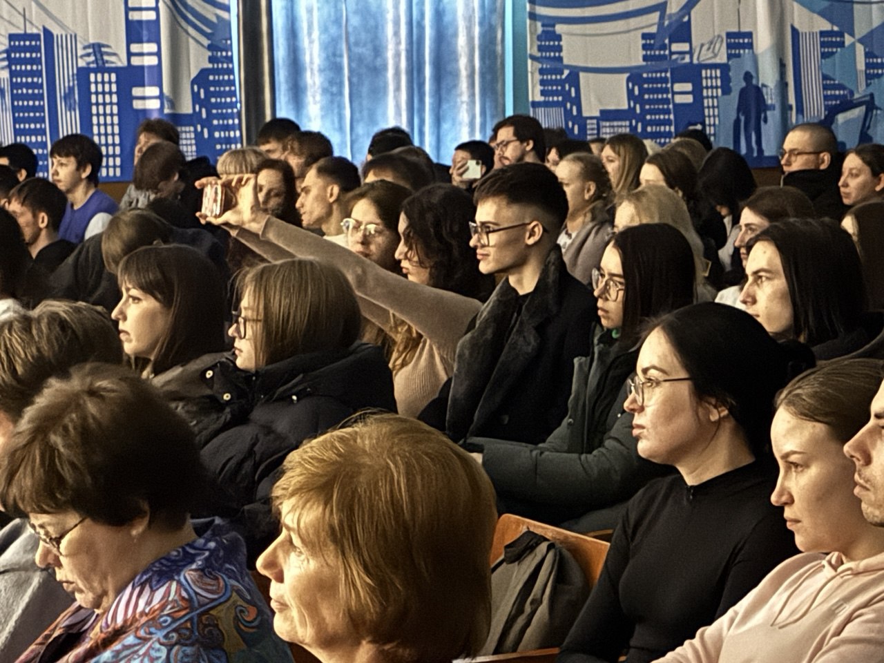 ВИДЕО  В балаковском институте пересняли советские фильмы и выбрали лучшую группу