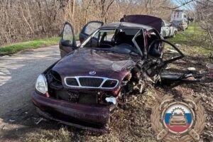 На трассе рядом с Балаково столкнулись «ЗАЗ» и «Форд»