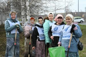 Первый весенний субботник сотрудники Балаковской АЭС провели на территории Иоанновского женского монастыря