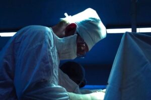 Балаковские хирурги спасли пациентку с жёлтухой и температурой 39