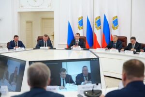 Губернатор попросил ограничить сброс воды в Волге