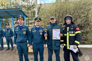 Балаковские пожарные взяли золото на региональных соревнованиях