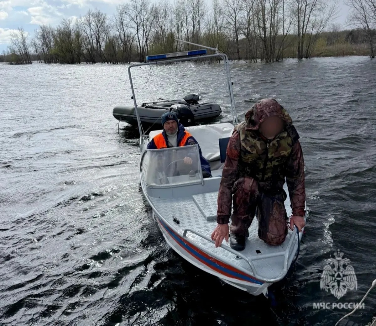 Недалеко от Балаково спасли 68-летнего рыбака
