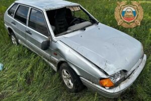 «Легковушка» вылетела с трассы и перевернулась недалеко от Балаково