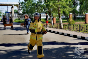 Пожарную эстафету провели в Балаково для школьников