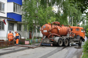 В подвалах балаковских пятиэтажек до сих пор стоят сточные воды