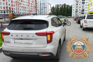 Водитель внедорожника в Балаково сбил ребенка во дворе