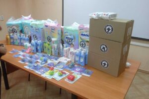 Волонтёры навестили маленьких пациентов инфекционного отделения в Балаково