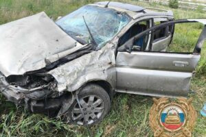 Иномарка перевернулась недалеко от Балаково
