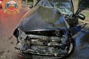 Авто влетело в дерево на огромной скорости в Балаково
