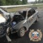 Рядом с Балаково иномарка врезалась в стоящие авто и загорелась