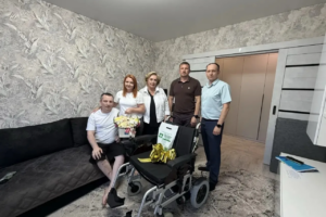 Ветерану СВО из Балаково вручили электроколяску