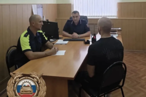 Водитель иномарки в Балаково едва не сбил подростка на самокате