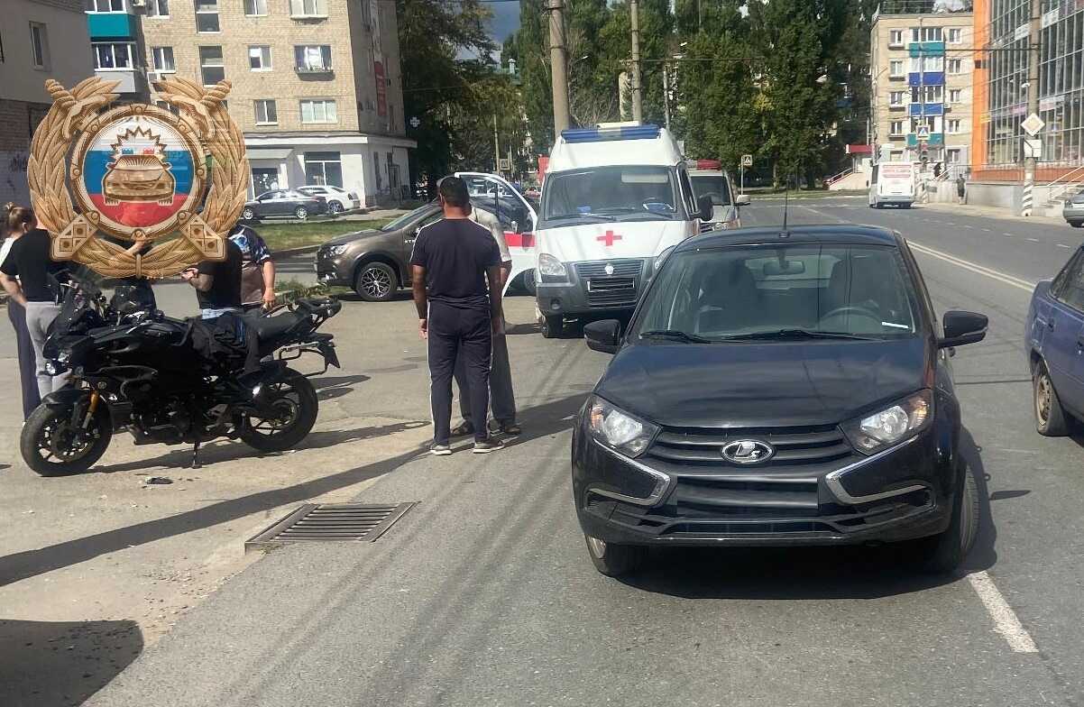 Водитель на «Гранте» в Балаково сбил мотоциклиста