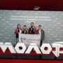 «Как корову подоить». Сотрудница балаковского предприятия вместе с мужем и сыном стала финалисткой проекта «МолоТ»