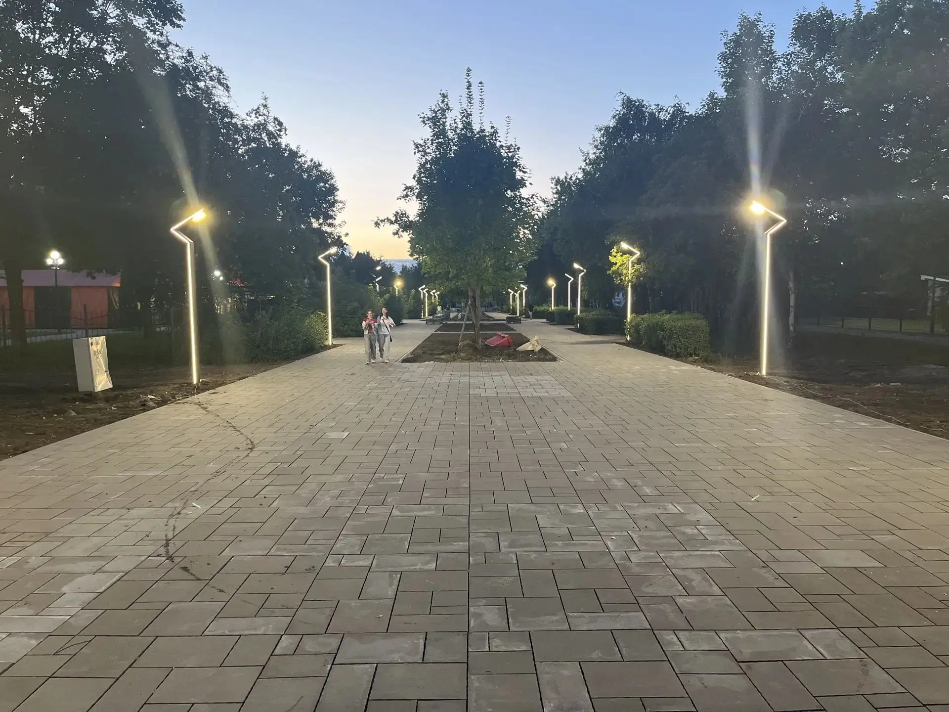 В балаковском парке стало светло