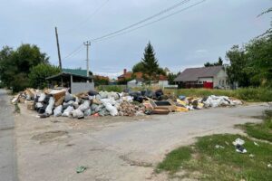 Балаковцы жалуются на горы мусора в старом городе