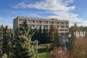 Продают и санаторий, и детский лагерь. За год обе «Синих птицы» подешевели в 2,5 раза