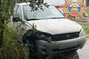 Два автомобиля в Балаково не поделили дорогу в старом городе