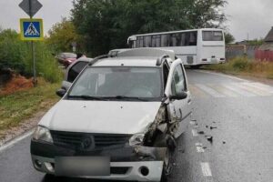 Легковушка протаранила рейсовый автобус «Балаково – Саратов»