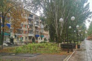 Аллея Славы в Балаково зарастает травой