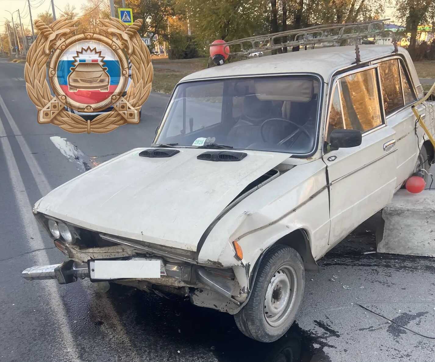 Пенсионер в Балаково на машине врезался в бетонный блок