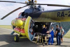 Полугодовалый кроха из Балаково упал с дивана. На вертолете его доставили в Саратов